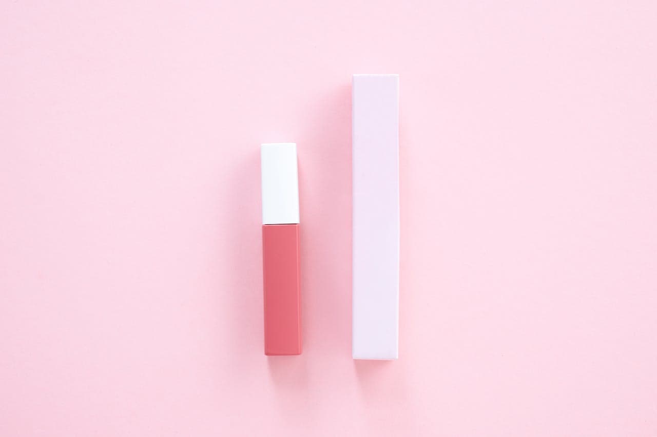De verborgen voordelen en nadelen van lipgloss