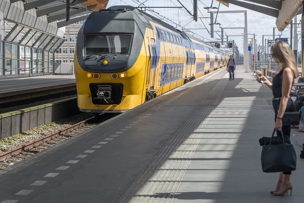 Trein bij het station